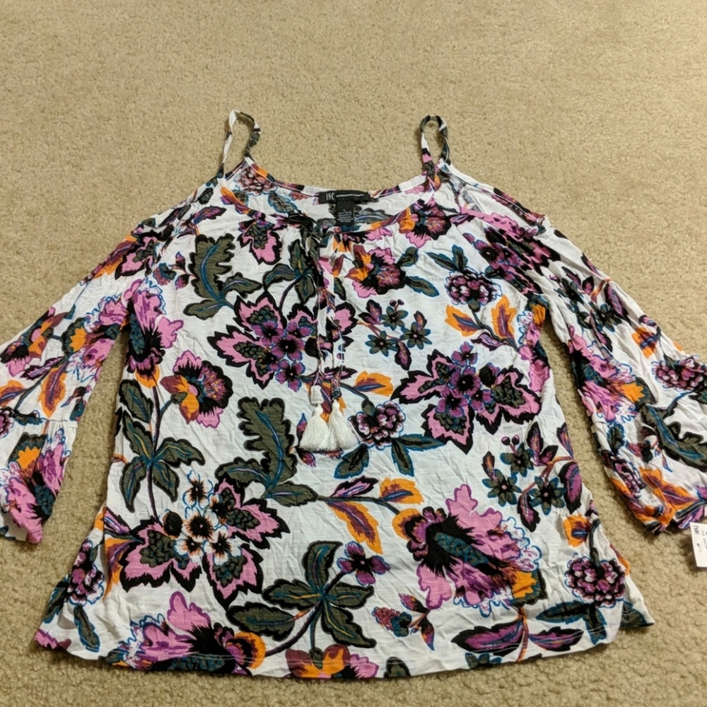 INC cold shoulder top. Size L.